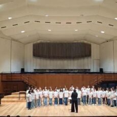 Musica e comunità scolastica alla Sagra della Patata: il Coro “Voci in Voce” si esibisce a Oreno! Musica e comunità scolastica alla Sagra della Patata: il Coro “Voci in Voce” si esibisce a Oreno!